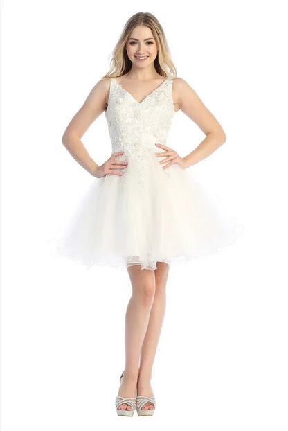 3-D Flower, Short Beautiful Tulle, V-Neckline for Damas, and Homecoming. 6263-L by LETS.